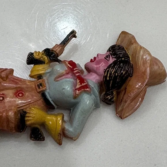 Vintage Cowgirl Plastic Celluloid Brooch Pin - Picture 4 of 5